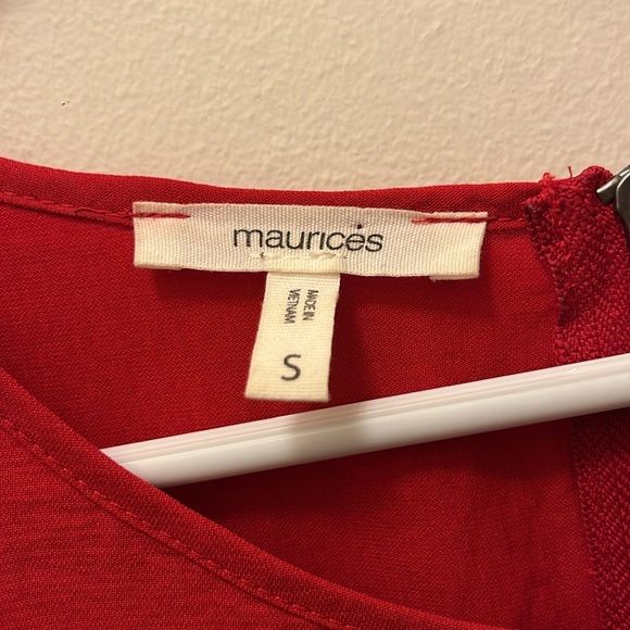 Maurice’s Red Women's dressy short sleeve top  size small - Picture 2 of 9